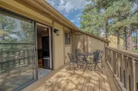 Charming Innsbrook Village condo, FREE Golf, Pickleball, Tennis, Pool, Fishing!