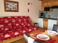 AT THE FOOT OF THE CHAMPAGNY EN VANOISE SLOPES LA PLAGNE-PARADISKI PARC DE LA VANOISE