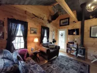 Perfect Benezette Cabin.  Nestled in the Woods, Yet Close to Attractions.  .