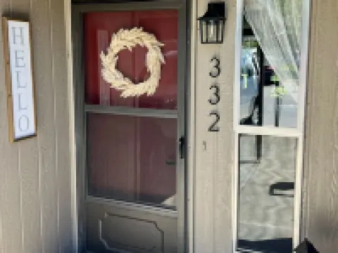 NEW REMODEL in the Heart of Eagle near BOISE Hotels in Eagle