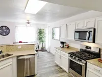 Casa Tulipán, 5 min from Providence Hospital Eastside, 15 min from Airport. Hotels in El Paso County