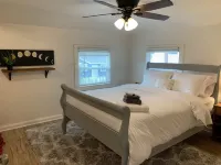 2 Bedroom Flat With Short Walk to Downtown