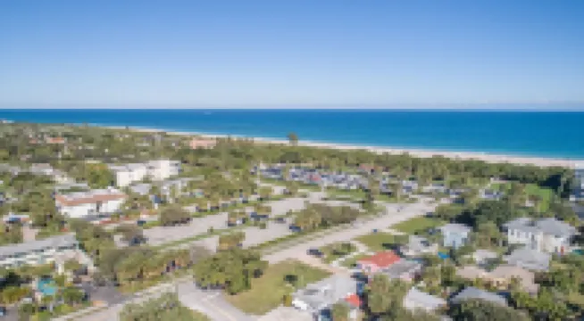 SOUTH BEACH & PARK at your Doorstep • DOLPHIN COTTAGE • Comfy Fun Vero Beach