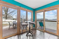 Stunning VT lake house- dog friendly