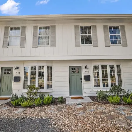 Closest Stay to Downtown Mt Dora - Renovated - Walk Everywhere - 5-Star Reviews