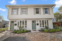 Closest Stay to Downtown Mt Dora - Renovated - Walk Everywhere - 5-Star Reviews