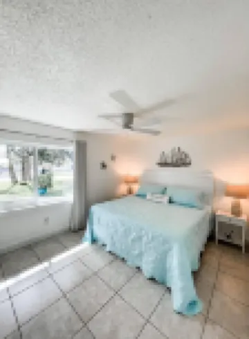 Walk to Historic Downtown, Beach and Amphitheater Nearby