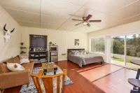 Cozy Home Near Park Entrance, Bass Lake, Restaurants & Shops