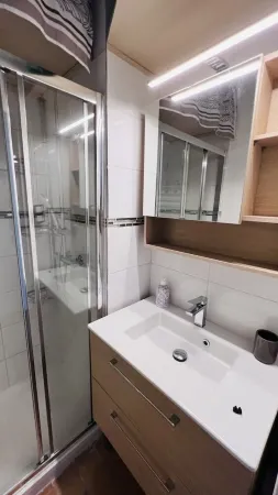 Joli Appartement Près de la mer Отели в г. Сен-Максим