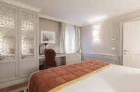Experience Venetian Luxury - A 5-Storey Palace Lavish Apartment in San Marco Hotels in 