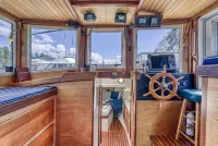 38' Yacht equipped with luxury and kayaks! Hotels near Tacoma Narrows Bridge