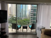 Spacious  2-bedroom apartment sleeps 7 with parking