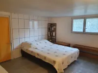 50 m2 basement apartment (ceiling height 1.80 m) Hotel a Figari