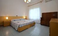 Ampia villa immersa nel verde