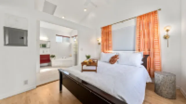 Tropical Honeymoon Suite - BBQ, Hot Tub - Walk 2 Beach - In the Heart Of Kihei