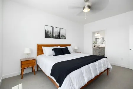 Resort Style Living in Downtown Ocotillo! Отели в г. Чендлер