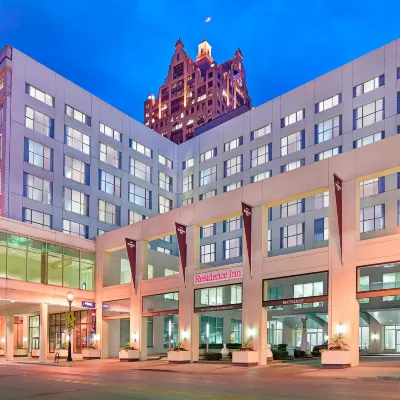 Residence Inn Milwaukee Downtown Hotels near Riverside Theater