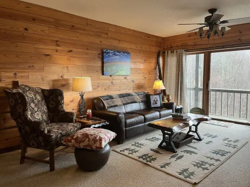 Wow Views! Right in the middle of everything! Otter Falls & Hawks Nest next door