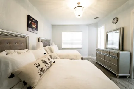 Prodigious 4 Bedroom Villa w/ Pool