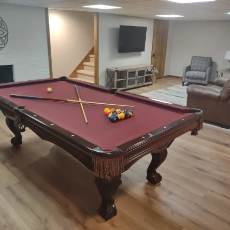 City estate offering privacy & seclusion near many attractions