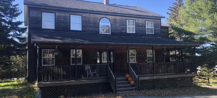 “Drop Anchor” a cheerful and spacious residence Hotels in Tremont