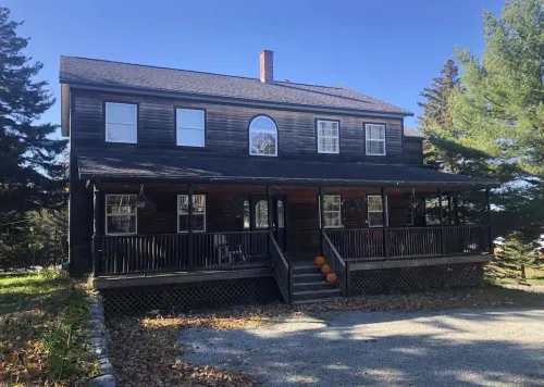 “Drop Anchor” a cheerful and spacious residence