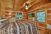 Creekside, Hot Tub, Fire Pit, Fireplace, Quiet, Easy Access
