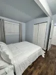 Charming 3-bedroom house with AC and in peaceful city Des Moines near the Marina