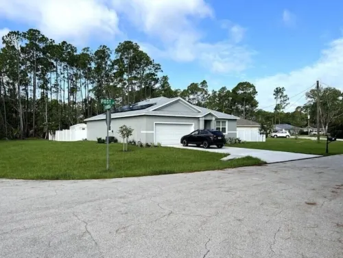 Beach Lovers New House! 10 min to beach - 6 guests