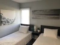 100 ft. to the beach in the heart of Ocean City 42nd St. 2 bed 2 bath sleeps 6