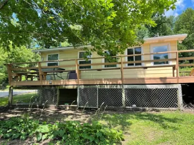 Riverside cabin in NRG National Park & Preserve