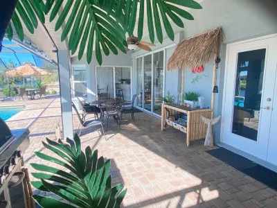 Vacation Mode, ON! Chic & Airy Coastal Villa for 8