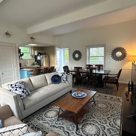 Beach house on Lake Superior - Direct beach access - Sunrise view over the lake!