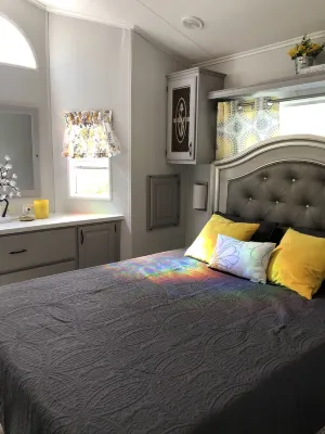 Delightful, Serene Tiny Home- Casa Villa Hotels in Jersey Township