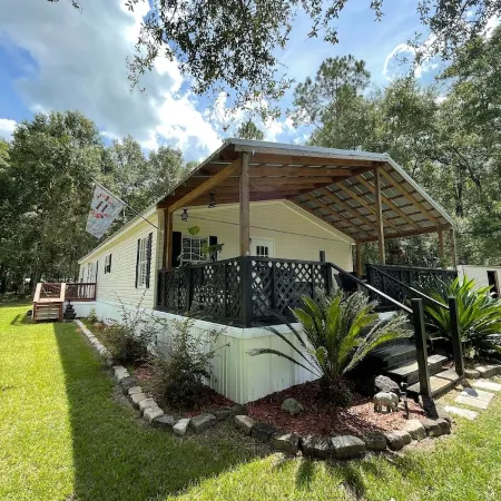 Cave Divers Spring Escape, Sleeps 8+, Private Patio, Fire Pit, Spacious Kitchen