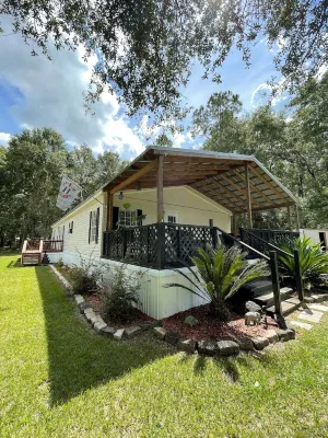 Cave Divers Spring Escape, Sleeps 8+, Relaxing Patio, Fire Pit, Spacious Kitchen