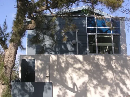 Chic Serenity in the Heart of Santa Monica - Walking Distance to the Beach Отели рядом с достопримечательностью «Museum of Flying»