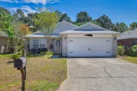 July & August Sale: Newly Renovated Modern & Family-Friendly Navarre Hidden Gem