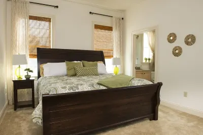 Luxury Condo Located In One Of The “Coolest Small Towns In America” Hotels near Lititz Historical Foundation