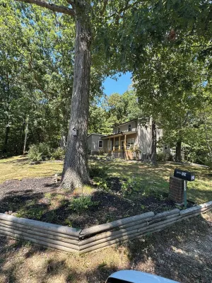 Water view 3-bedroom house in Camden with AC and WiFi walking distance to lake Hotels near Pilot Knob Interpretive Center