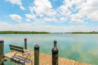 Beach to Bay! Heated Pool and Dock on the Bay! Walk to the Beach and Restaurants