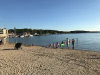 Exclusive Pewaukee Lake House ~ Includes Kayaks! Hotels in Pewaukee