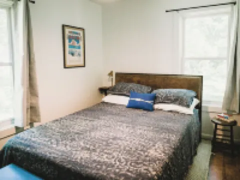 Charming Cottage w/ HOT TUB - 5 Min from LAKE MICHIGAN! Hotels in Lake Charter Township