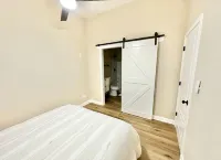 Cozy 1-bedroom Tiny House with WiFi, AC in beautiful Somerset Hotels near International Paranormal Museum and Research Center
