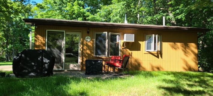 Studio Apartment on the St. Louis River Hotels in Douglas County