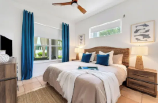 Beach  / Pool / Hot Tub / Game Room / Firepit/ Sleeps 10