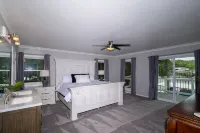 Cozy Lakefront House & Private Dock in Osage Beach! June Special! Check it Out!
