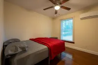 Elmhurst House /Town-House- Top Floor - 3Bd Catskill Mtn View