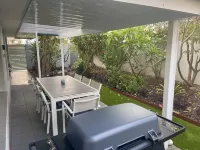 Birubi Blue. Walk to Beach. Pet Friendly. BBQ Area. Hotels in Anna Bay