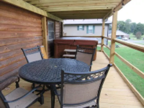 Lake house. Less than 3 miles from beautiful Lake Cumberland. Hotels in Jamestown